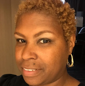 Meet your Posher, Cynthia